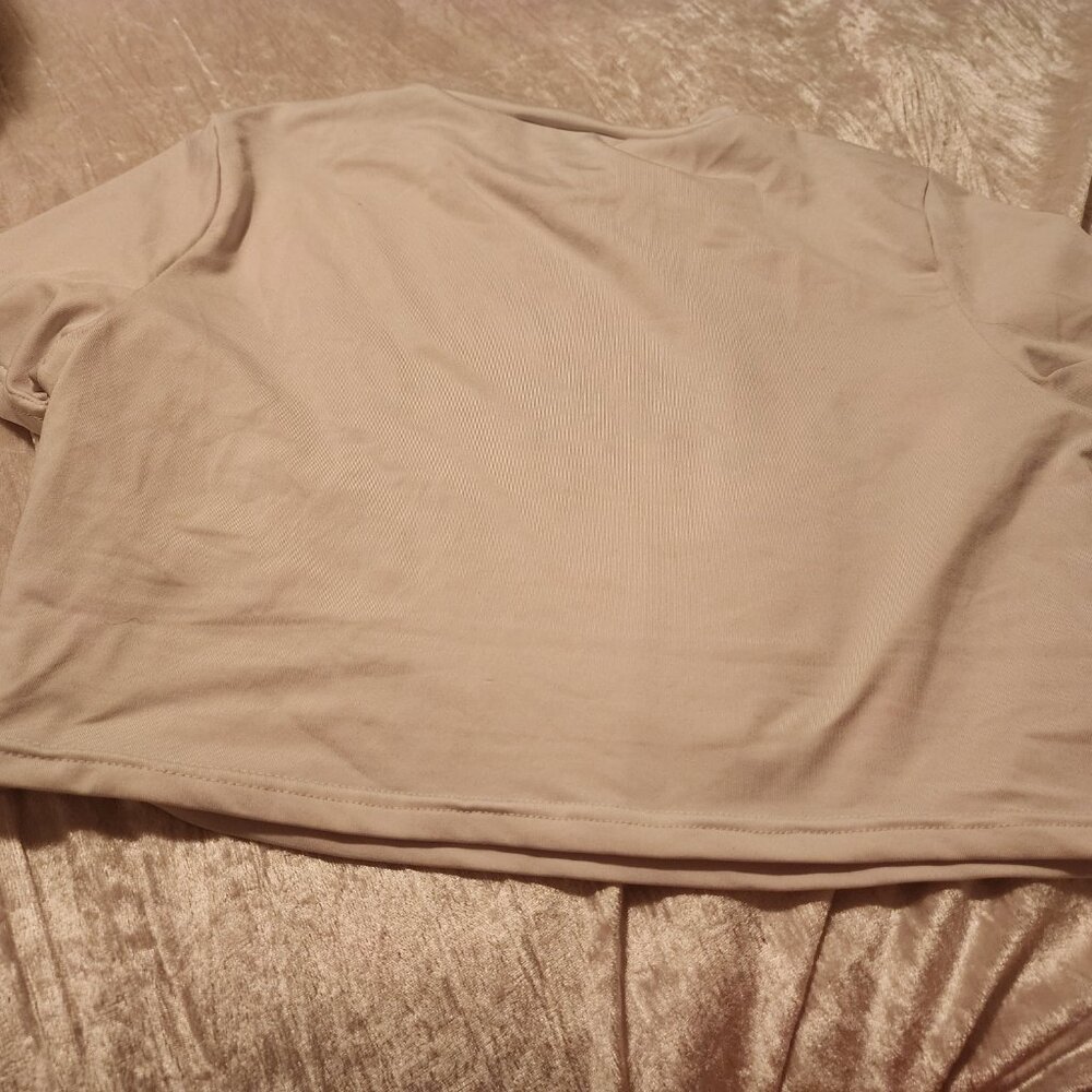 Crop top - Picture 2 of 2